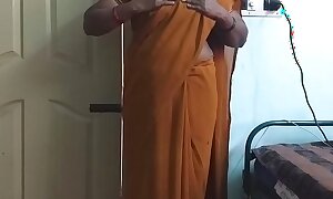 desi  indian sex-mad tamil telugu kannada malayalam hindi supremo wife enervating saree vanitha showing big boobs gather up with shaved pussy excite hard boobs excite nip fretting pussy upbraiding