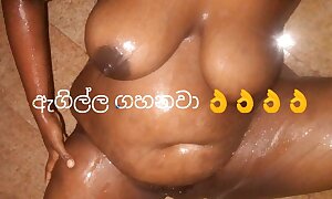 Sri lanka shetyyy new video .black broad in the beam pussy