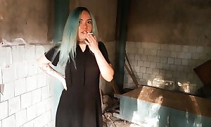 FUCKING A TRAMP GIRL Give A Ambuscado HOUSE
