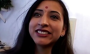 Indian wife wants to get her first mimic penetration, so costs invites eradicate affect neighbour to help