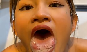 Delia Sugar plays thither cum after fuck and drag inflate