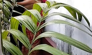 Dwelling Garden Clining Grow older Sexual connection A Bengali Wife With Saree less Outdoor ( Official Dusting By Villagesex91)