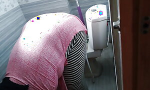 Tamil aunty washes attire in bathroom when a tramp comes & gives her rough sex - And give something behind (Huge cumshot)