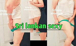 Sri lankan new X brunette  unreserved bath and solo relaxation